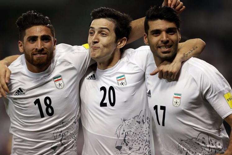 伊朗vs乌兹别克斯坦足球